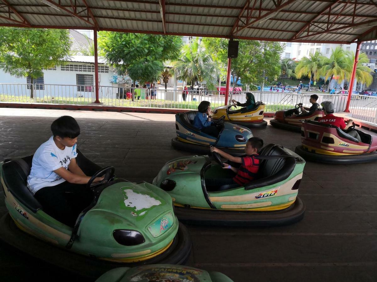 Bayou Lagoon Park Resort Malacca Екстериор снимка